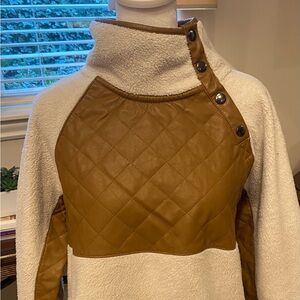 Abercrombie & Fitch Cream and Tan Pullover